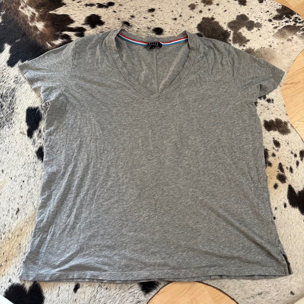 AYR The Vito Short Sleeve V-neck T-shirt in Gray Minimalist Basic Women Large - Picture 2 of 7
